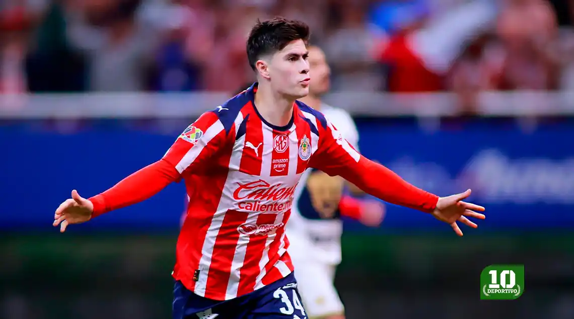 El doblete de la Hormiga González que salvó a Chivas del tropiezo ante Pumas