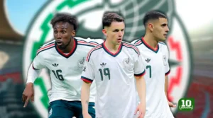 Quiñones, Fidalgo y Berterame con el uniforme de México.