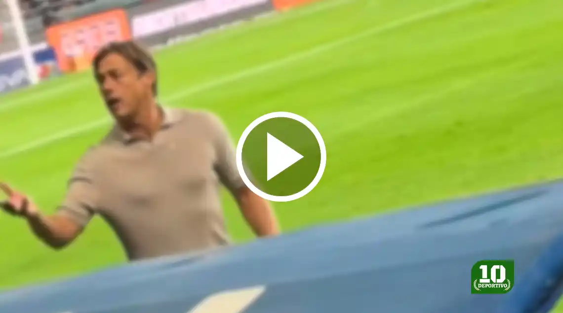 (VIDEO) Almeyda casi a los golpes con afición de Rayados durante el partido ante León