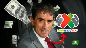 Guillermo Almada durante un partido con el Club América en Liga MX 2026
