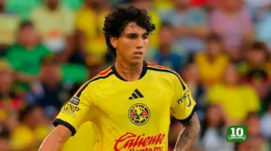 Kevin Álvarez durante un partido del Club América en Liga MX