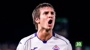 Franco Mastantuono celebra su hat-trick con Fiorentina ante Venezia